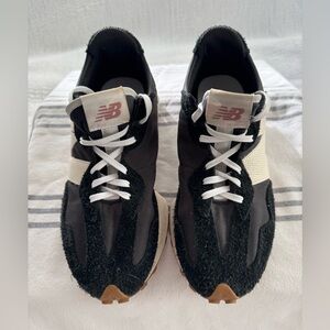 New Balance 327 sneaker size 9